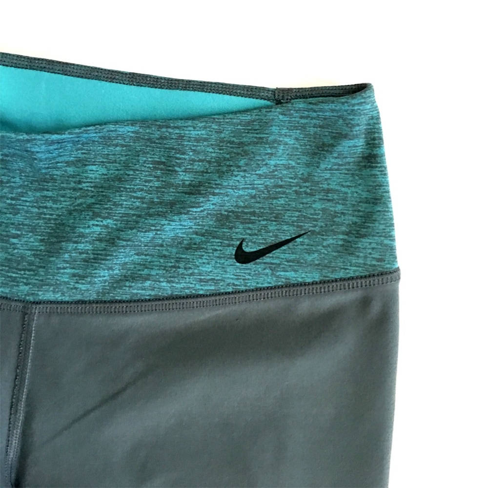 NIKE WOMEN'S CAPRI/TIGHT - Picture 3 of 5